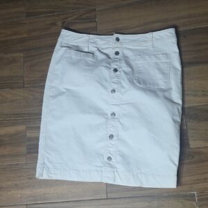 Classic Cream Button-Front Skirt Box L